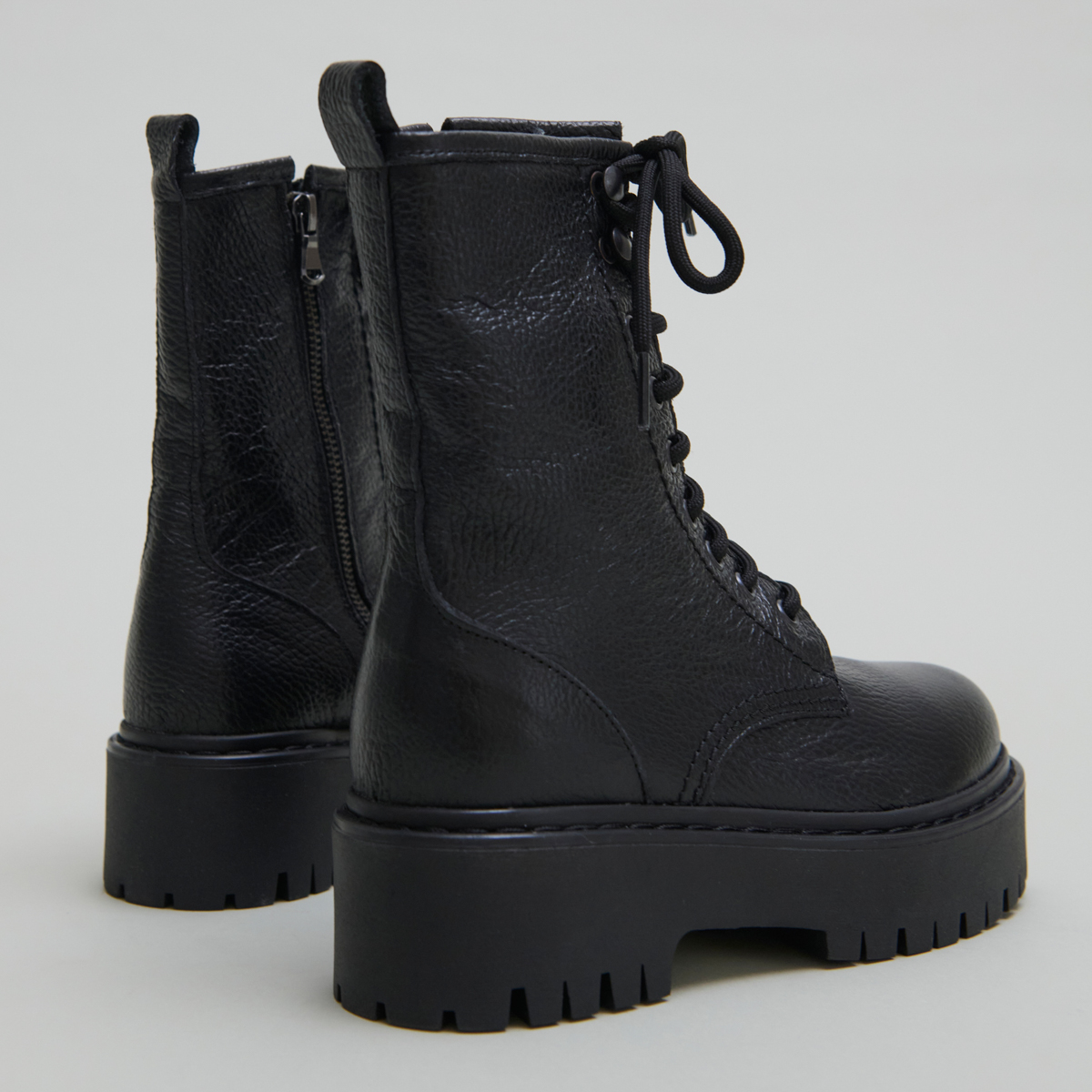Boots à plateformes et lacets – Image 5