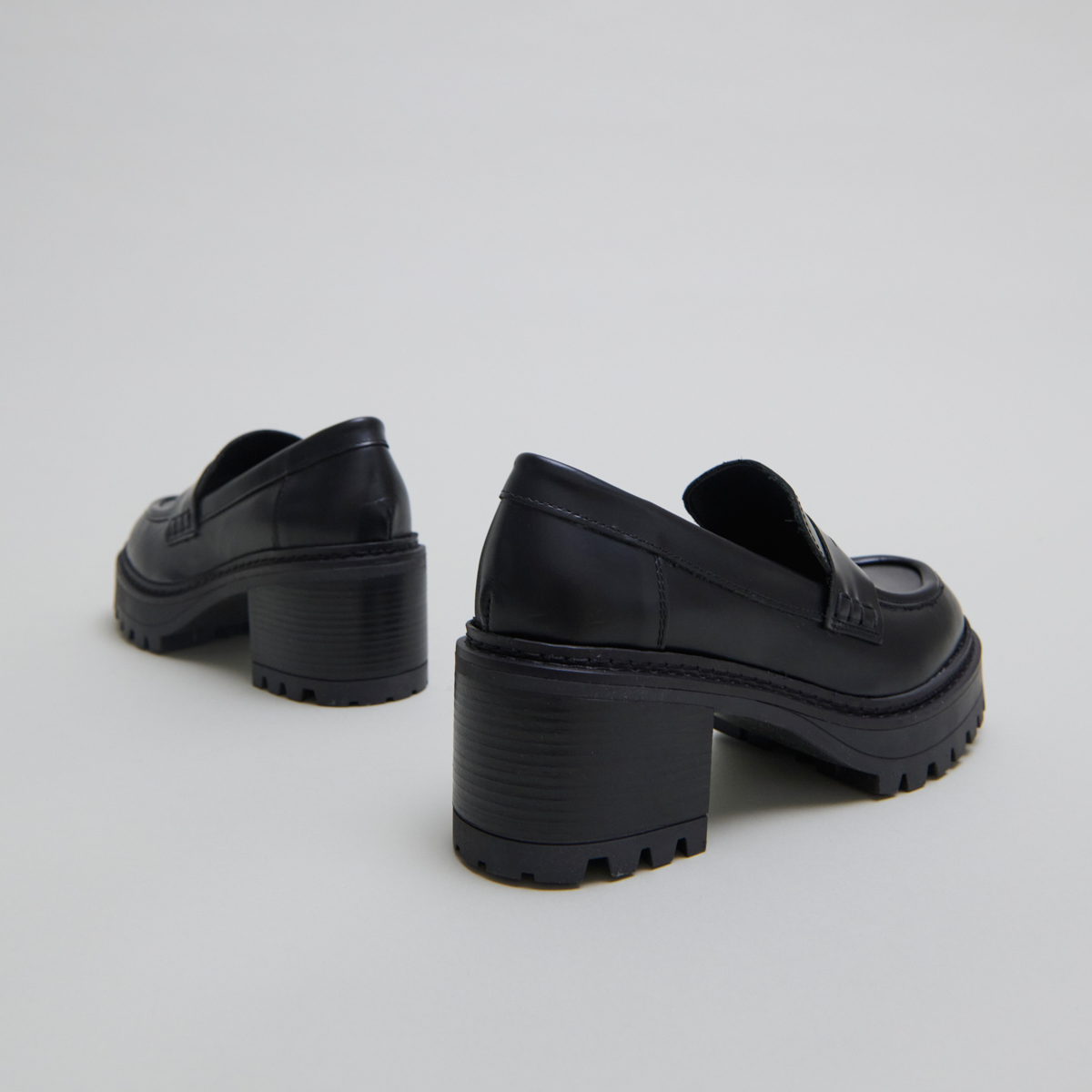 Mocassins à talons et semelles crantées.... – Image 5