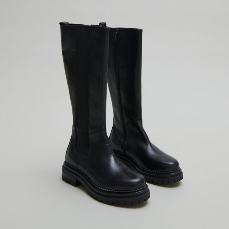 Bottes à bouts ronds et semelles crantée...