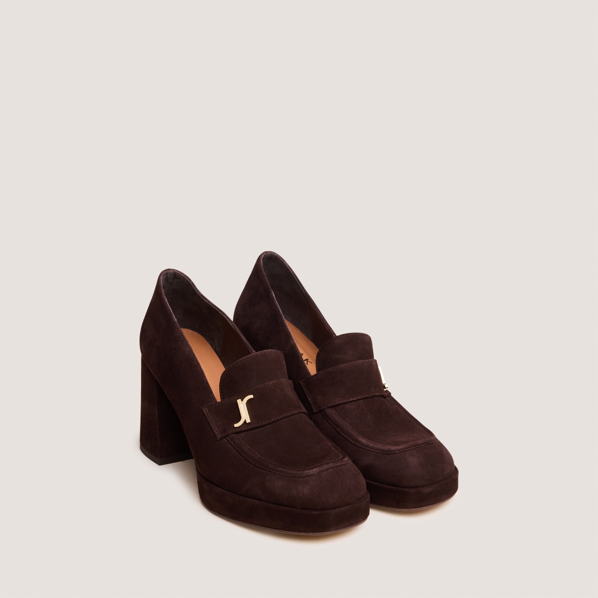Mocassins à talons et monogrammes – Image 2