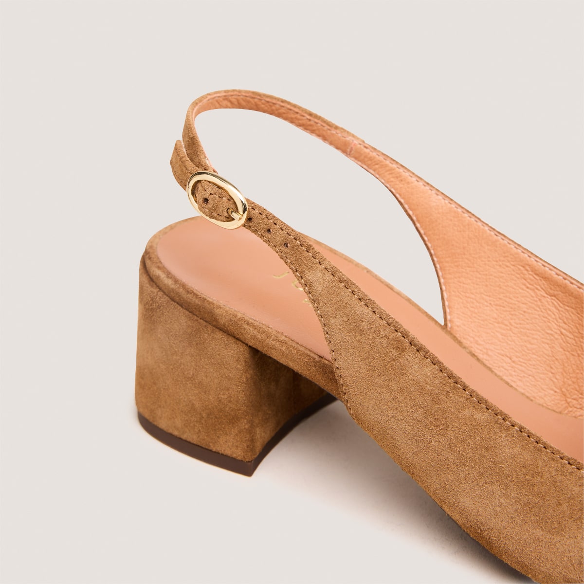 Escarpins slingbacks à monogrammes – Image 3