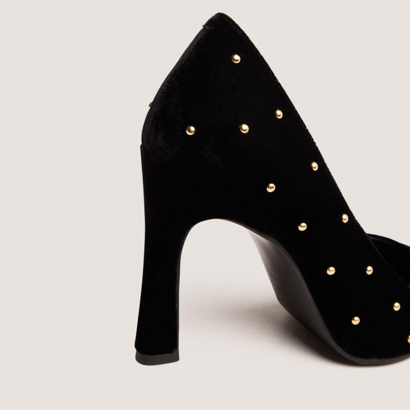 Escarpins à rivets
