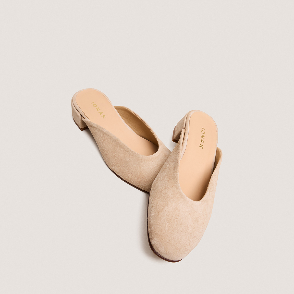 Mules à bouts ronds et petits talons