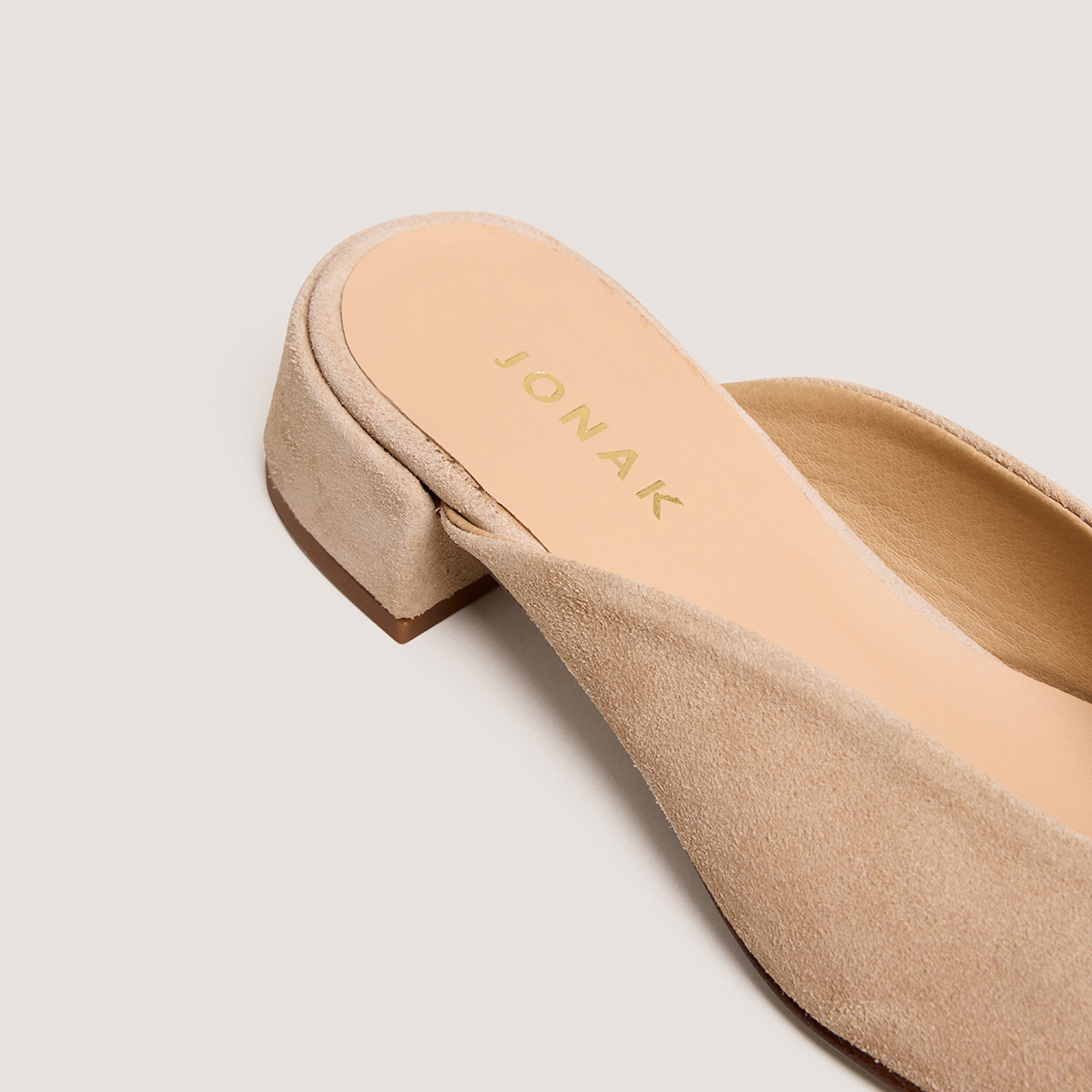 Mules à bouts ronds et petits talons – Image 4