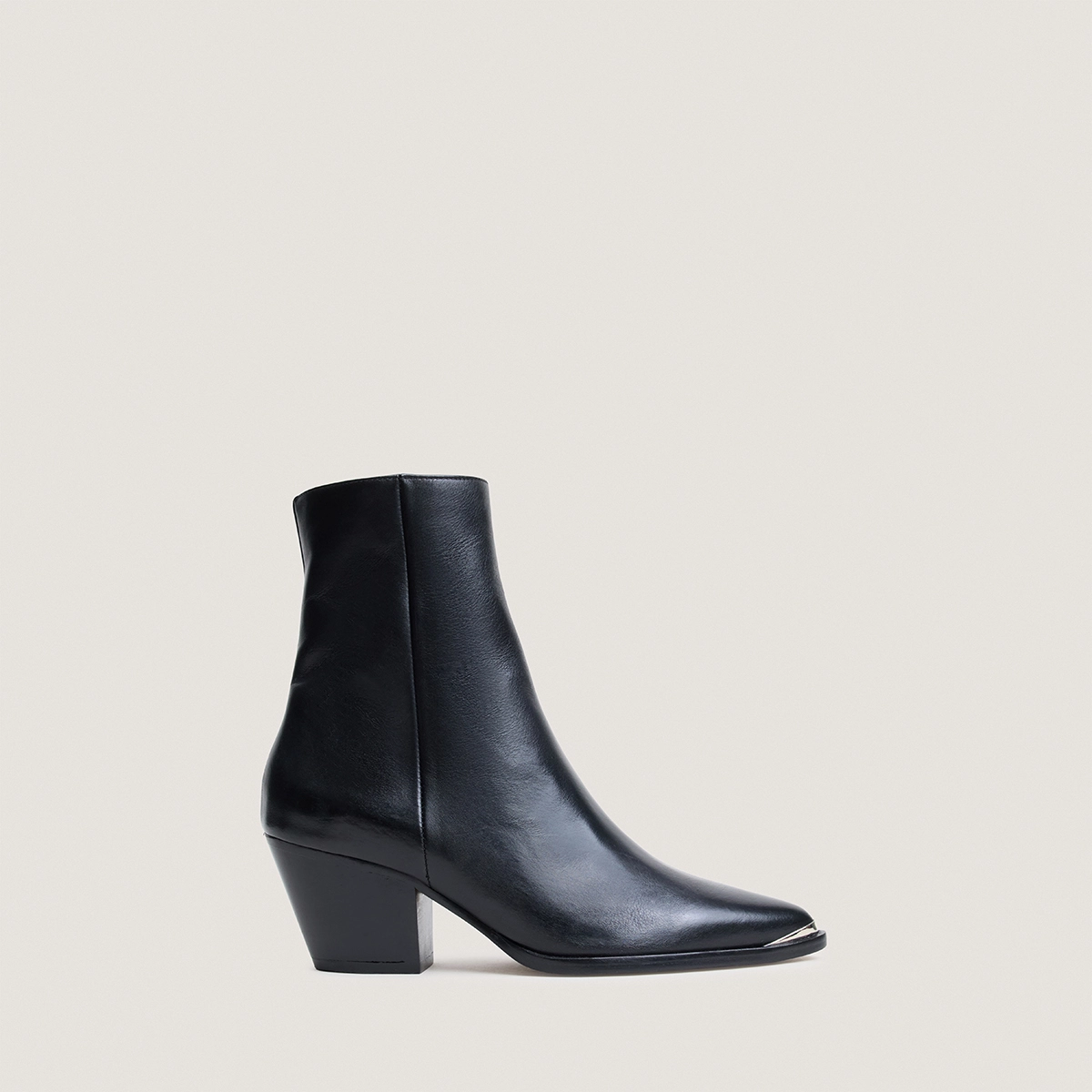 Bottines à talons et embouts argentés