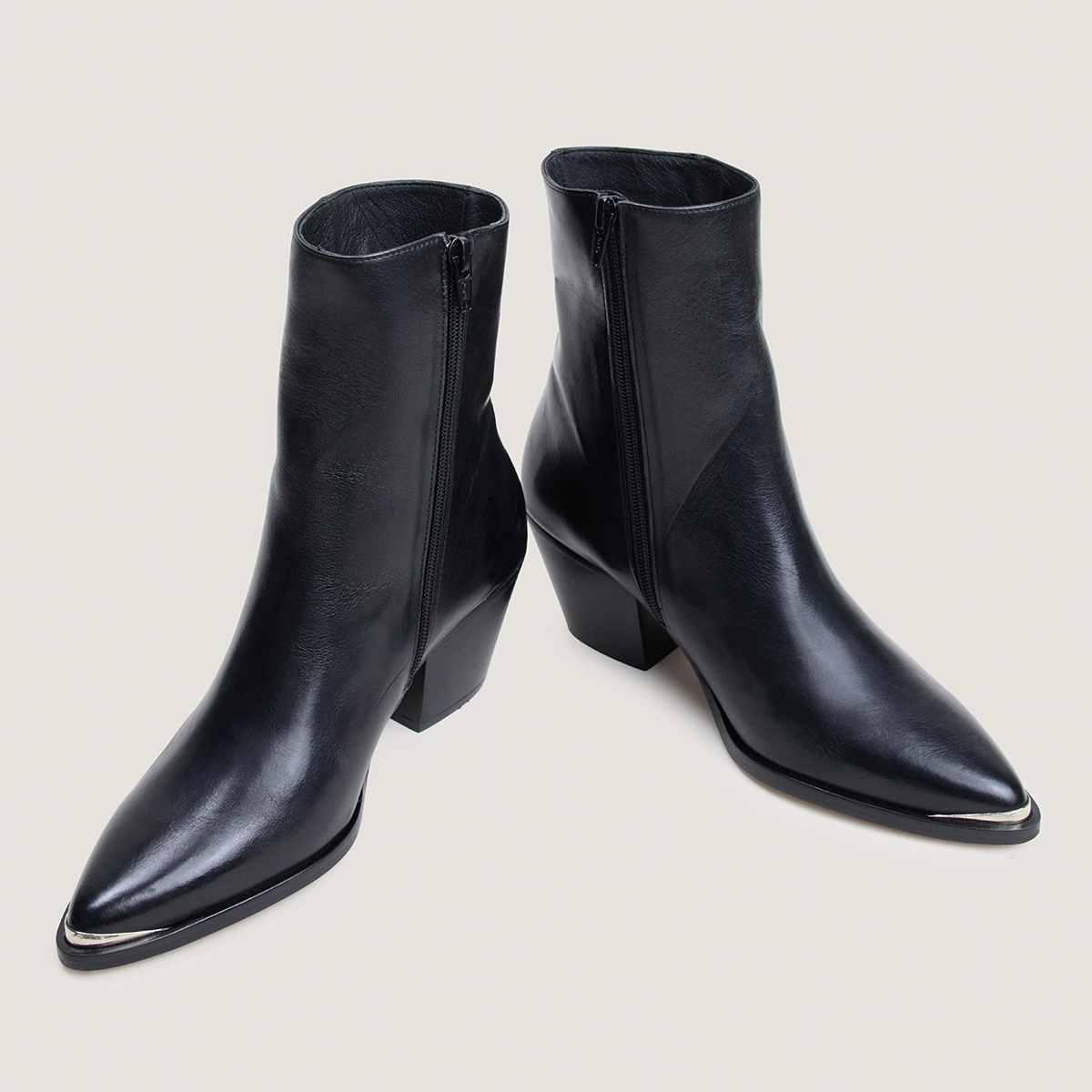 Bottines à talons et embouts argentés – Image 4